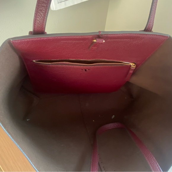 Tory Burch Robinson Tote - Picture 4 of 6